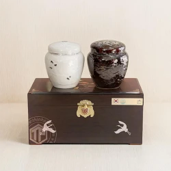 Cao hắc sâm đông trùng hạ thảo Hàn Quốc hộp gỗ 2 hũ x 500g