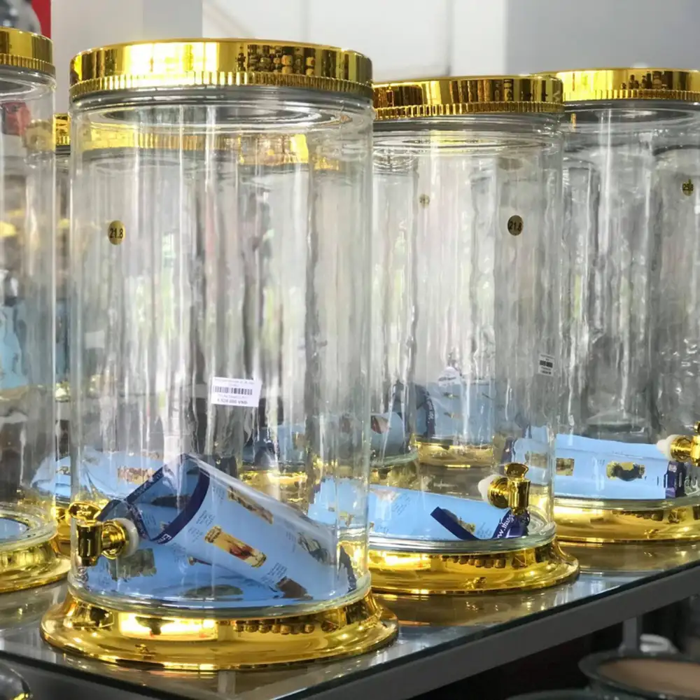 Bạn nên chuẩn bị những chiếc bình chuyên dụng để ngâm sâm tươi đẹp mắt