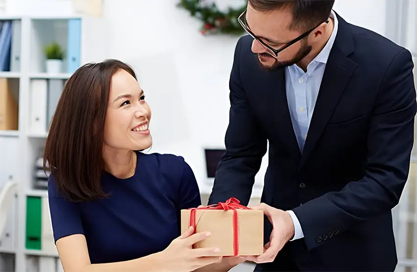 Quà tặng sếp nữ nên chứa các thành phần có tác dụng hỗ trợ cải thiện làn da, làm chậm lão hóa Quà tặng sếp nữ nên chứa các thành phần có tác dụng hỗ trợ cải thiện làn da, làm chậm lão hóa