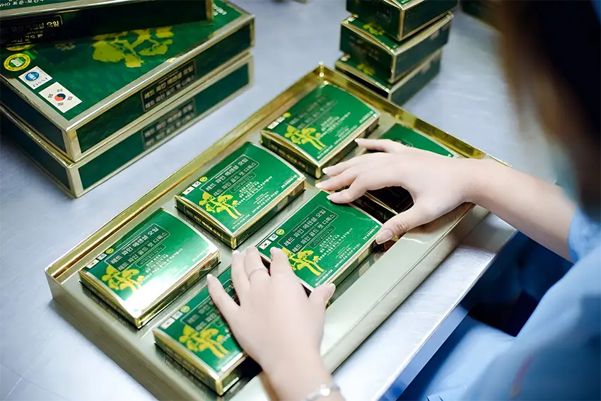 Tinh dầu thông đỏ có thể dùng để dưỡng da