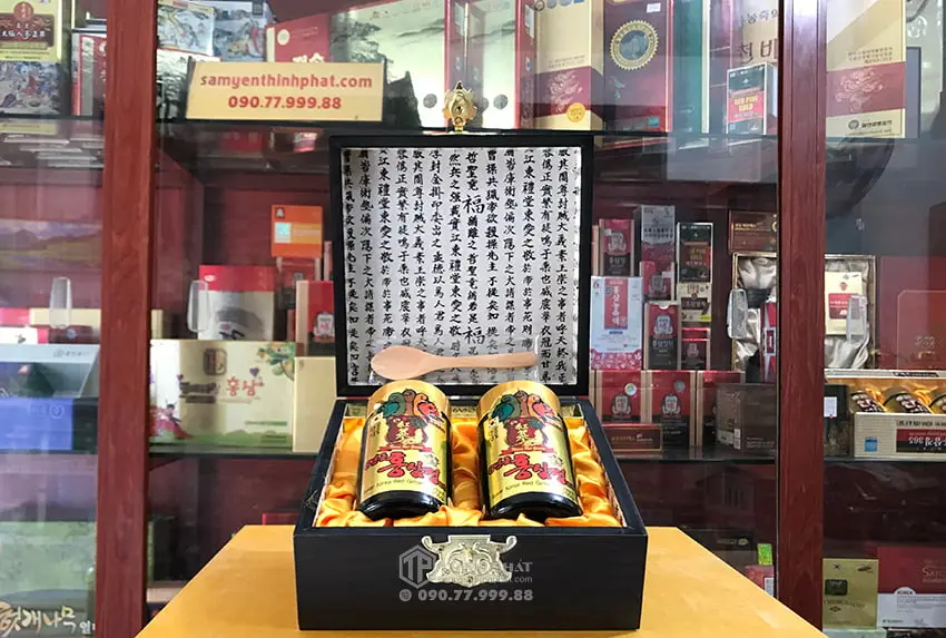 Cao hồng sâm Hàn Quốc hộp gỗ 2 lọ x 250g Cao hồng sâm Hàn Quốc hộp gỗ 2 lọ x 250g