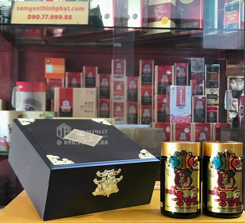 Cao hồng sâm Hàn Quốc hộp gỗ 2 lọ x 250g Cao hồng sâm Hàn Quốc hộp gỗ 2 lọ x 250g