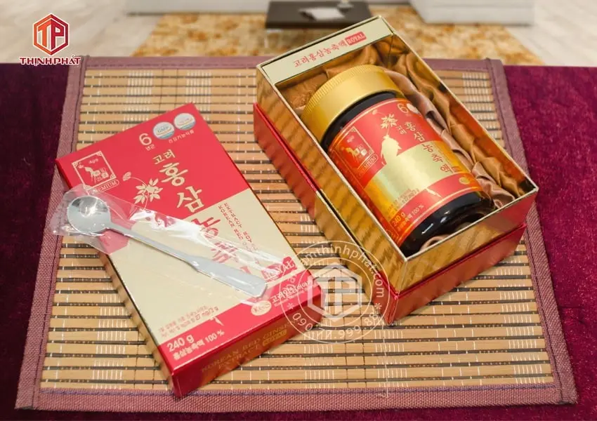 Cao hồng sâm Hàn Quốc Royal KGS cao cấp 240g