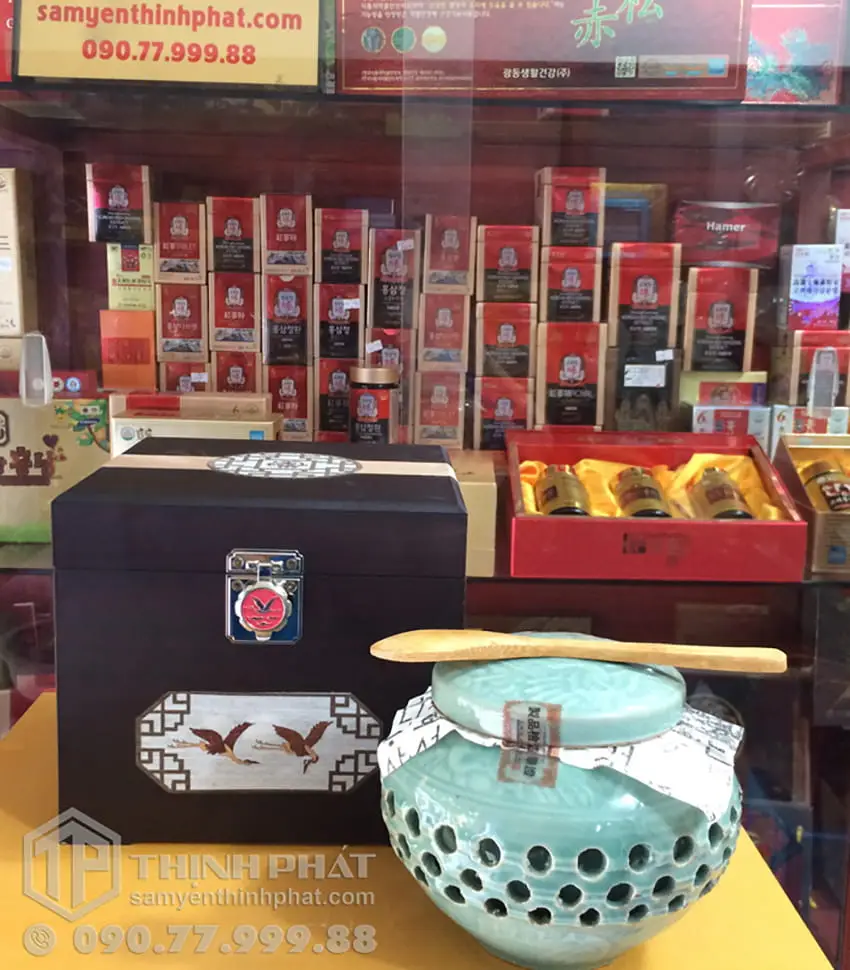 Cao hồng sâm Hoàng Đế Hàn Quốc hộp quà tặng đặc biệt hũ 500g Cao hồng sâm Hoàng Đế Hàn Quốc hộp quà tặng đặc biệt hũ 500g