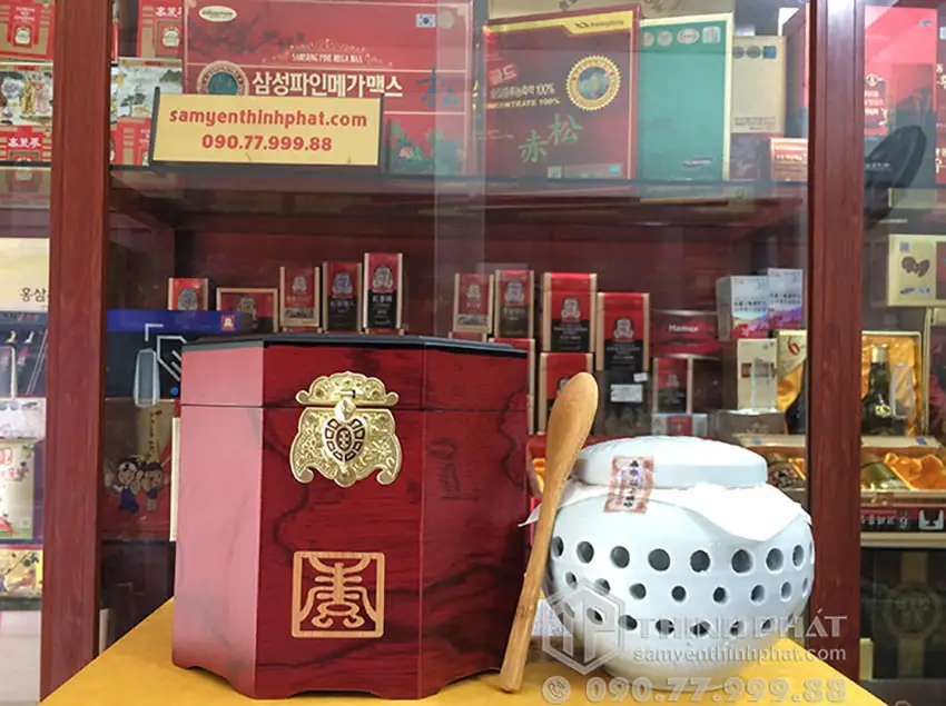 Cao hồng sâm hoàng hậu Hàn Quốc hộp quà tặng đặc biệt hũ 500g