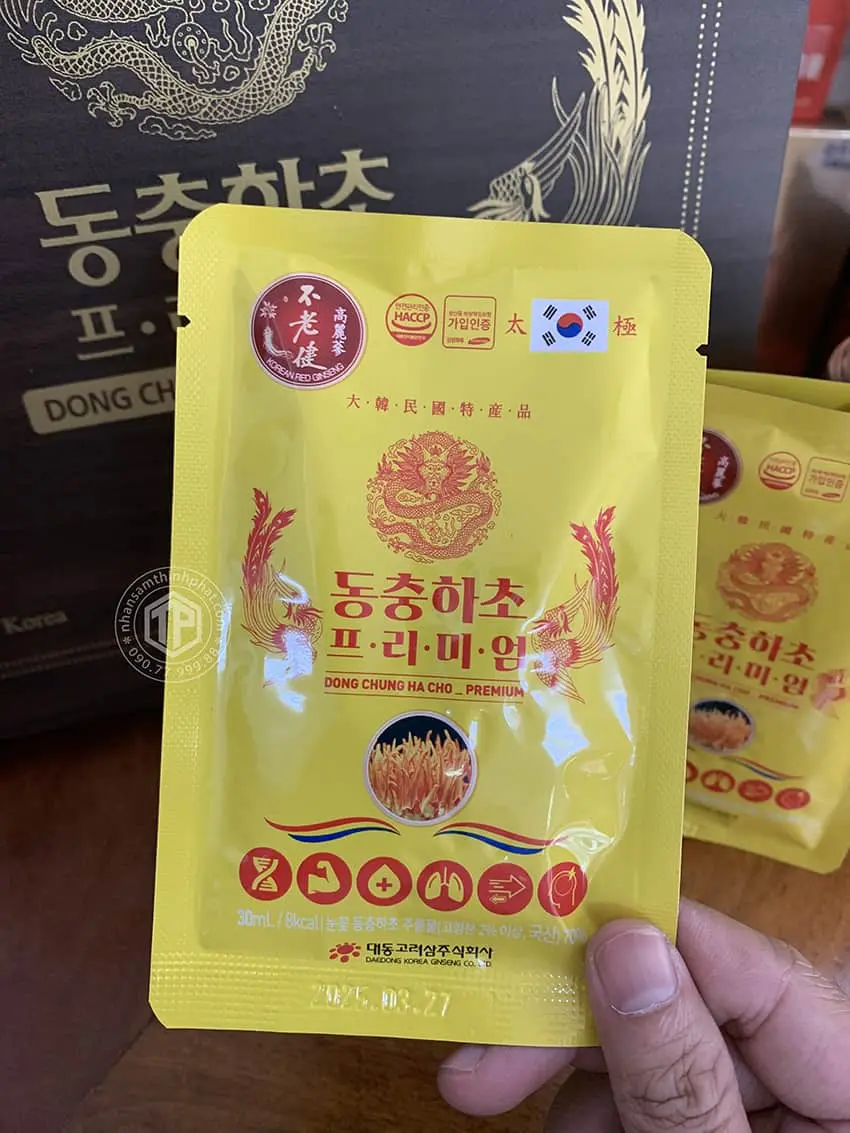 Nước đông trùng hạ thảo Hàn Quốc hộp 60 gói Nước đông trùng hạ thảo Hàn Quốc hộp 60 gói