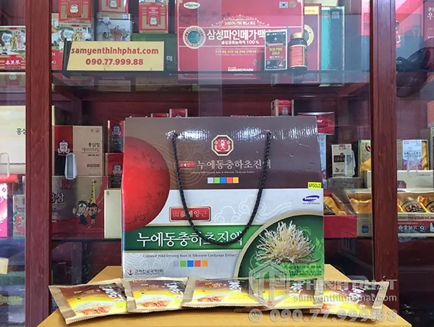 Nước đông trùng hạ thảo nhân nhâm hộp 30 gói Nước đông trùng hạ thảo nhân sâm hộp 30 gói