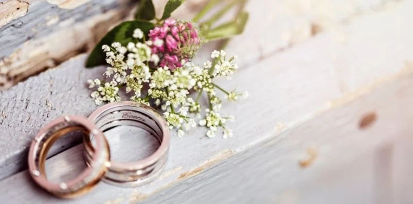 Năm phạm kim lâu phu thê không nên dựng vợ gả chồng